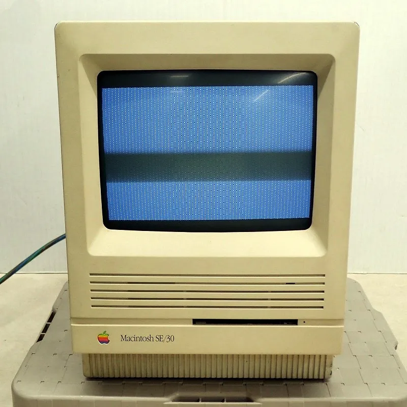 Macintosh SE/30(通電可・HDD無)